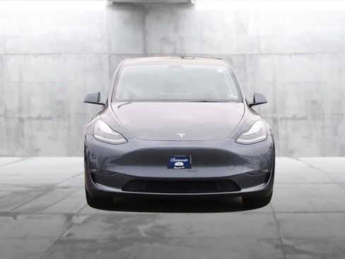 Used 2021 Tesla Model Y Long Range image 4
