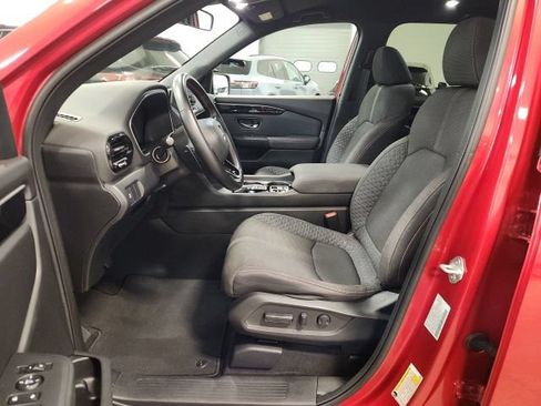 Used 2023 Honda Pilot Sport image 11
