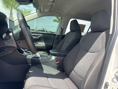 Used 2023 Toyota RAV4 AWD Hybrid image 19