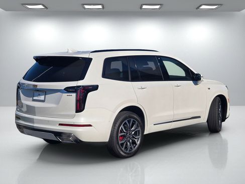 New 2025 Cadillac XT6 Sport w/ Technology Package image 4