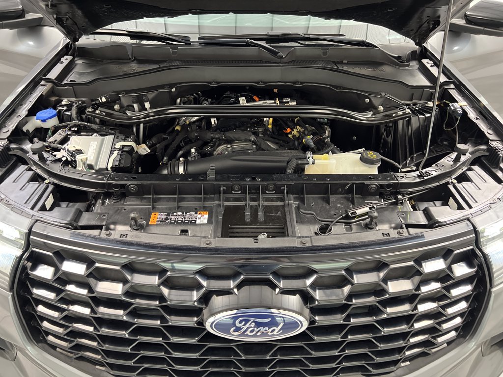 Used 2025 Ford Explorer ST-Line AWD/4WD image 74
