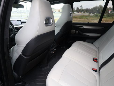 Used 2017 BMW X5 M image 30