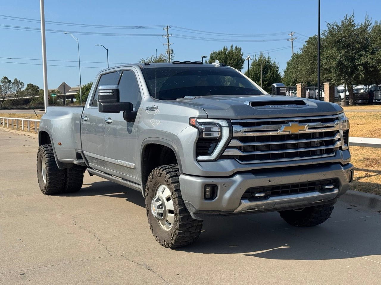 Used 2024 Chevrolet Silverado 3500 High Country w/ High Country Premium Package AWD/4WD image 1