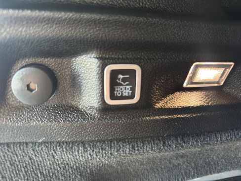 Used 2023 Jeep Grand Cherokee L Overland AWD/4WD image 25