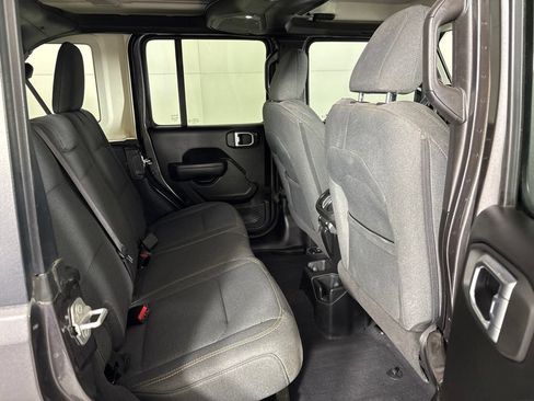 Used 2025 Jeep Wrangler Unlimited Sport AWD/4WD image 17