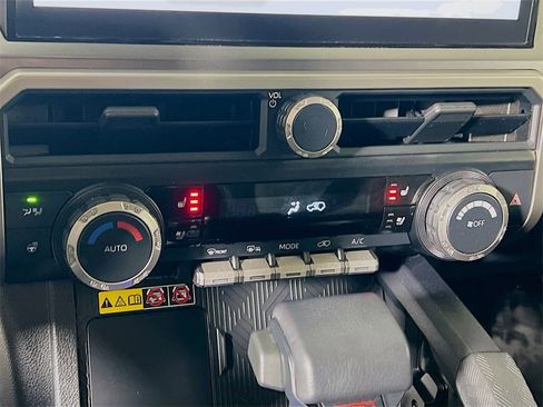 Certified 2025 Toyota 4Runner TRD Off-Road Premium image 15