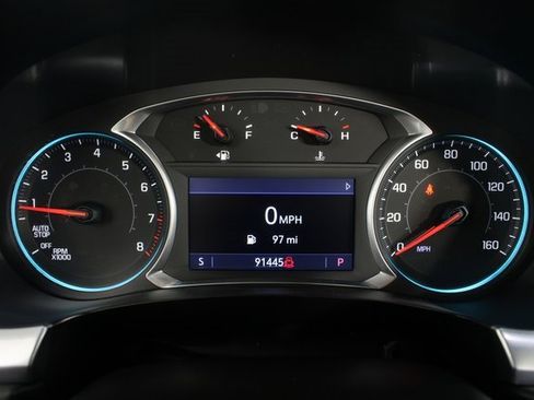 Used 2021 Chevrolet Traverse LT image 12