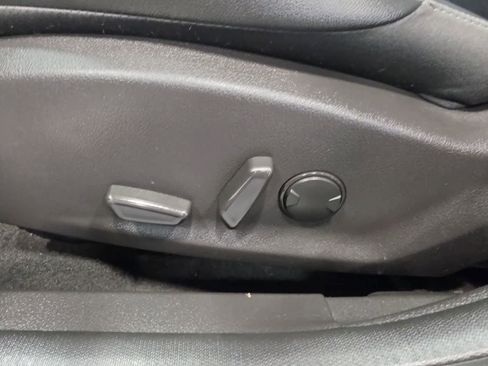 Used 2018 Ford Focus Titanium FWD image 13