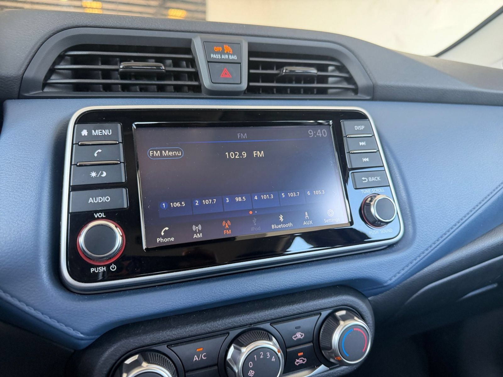 Used 2025 Nissan Versa SV FWD image 19