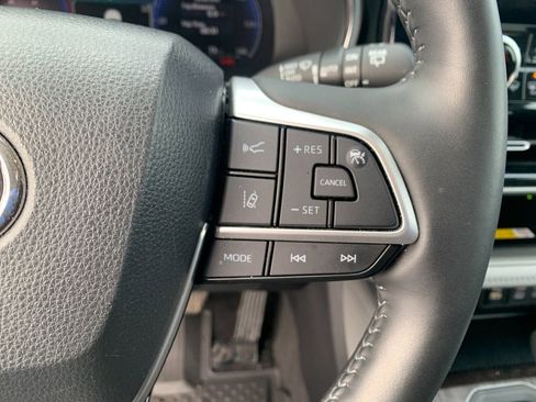 Used 2023 Toyota Highlander Platinum image 29