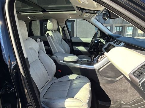 Used 2016 Land Rover Range Rover Sport HSE image 18
