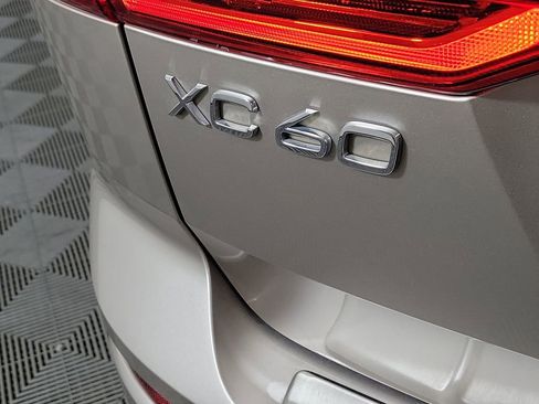 Used 2023 Volvo XC60 B5 Plus w/ Protection Package Premier image 9
