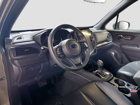 Used 2025 Subaru Forester Limited AWD/4WD image 9