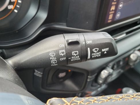 Used 2024 Jeep Wrangler Unlimited Sahara w/ Technology Group AWD/4WD image 35