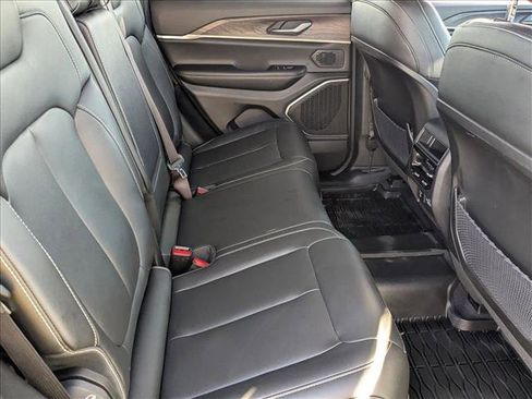 Used 2023 Jeep Grand Cherokee 4WD 4xe image 22