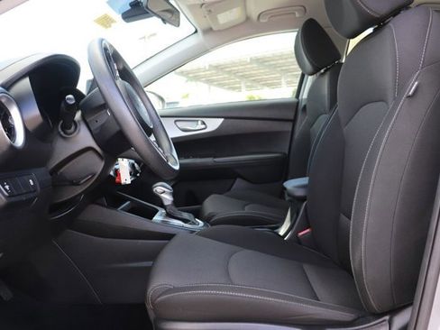 Used 2023 Kia Forte LXS image 10