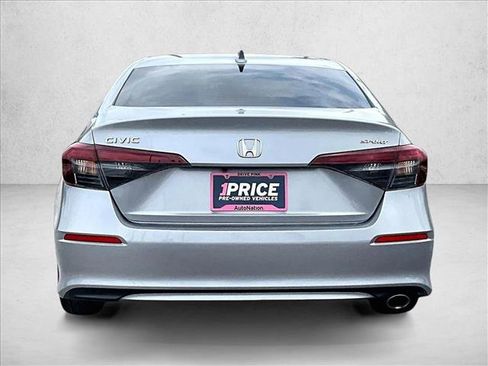 Used 2025 Honda Civic Sport image 4