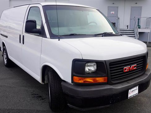 Used 2010 GMC Savana 1500 image 9
