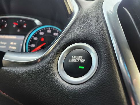 Used 2023 Chevrolet Traverse RS image 25