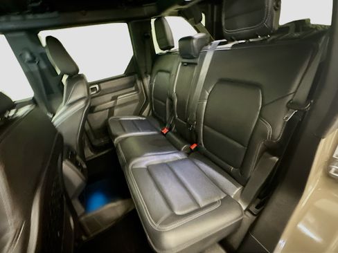 Used 2025 Ford Bronco Badlands AWD/4WD image 29