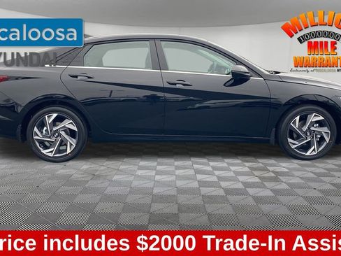 Used 2026 Hyundai Elantra Limited image 9