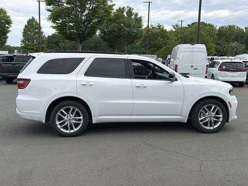 Used 2024 Dodge Durango GT RWD image 14