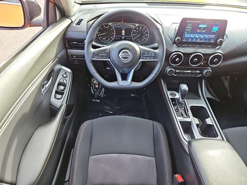 Certified 2022 Nissan Sentra SR w/ Electronics Package image 11