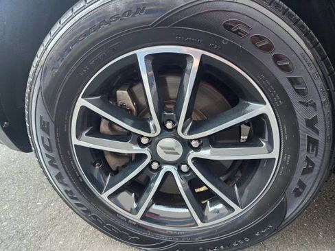 Used 2018 Dodge Journey SE w/ Connectivity Group image 9