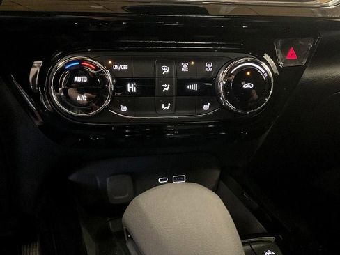 New 2026 Chevrolet Trax RS w/ Sunroof Package FWD image 18