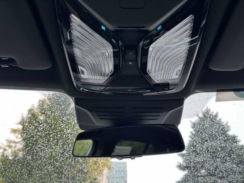 Certified 2025 BMW X5 xDrive50e w/ Premium Package image 37