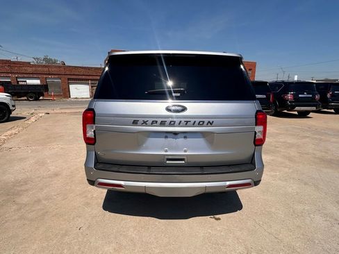 Used 2022 Ford Expedition XLT RWD image 5