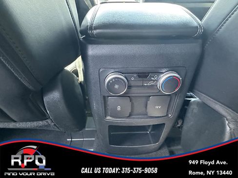 Used 2021 Ford Explorer XLT w/ Equipment Group 202A AWD/4WD image 22
