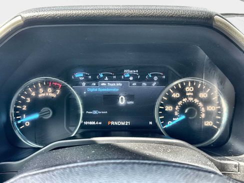 Used 2016 Ford F150 Lariat w/ Equipment Group 502A Luxury AWD/4WD image 24