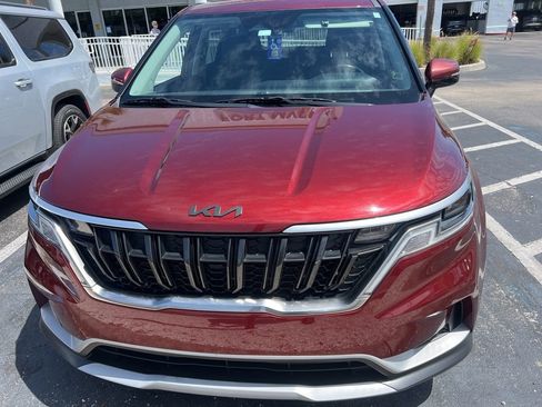 Certified 2024 Kia Carnival LX image 2