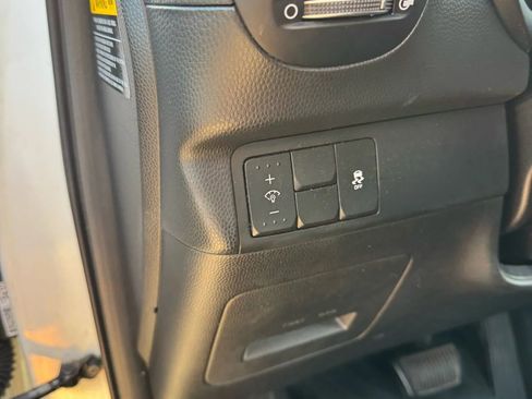 Used 2014 Kia Soul ! FWD image 19