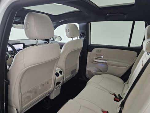 Certified 2025 Mercedes-Benz GLB 250 4MATIC image 19