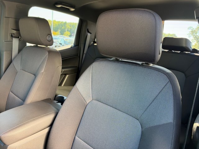 Used 2023 Chevrolet Colorado Trail Boss w/ Technology Package AWD/4WD image 18