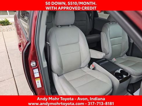 Used 2017 Toyota Sienna XLE Premium image 39