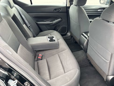 Used 2024 Nissan Altima 2.5 SV FWD image 18