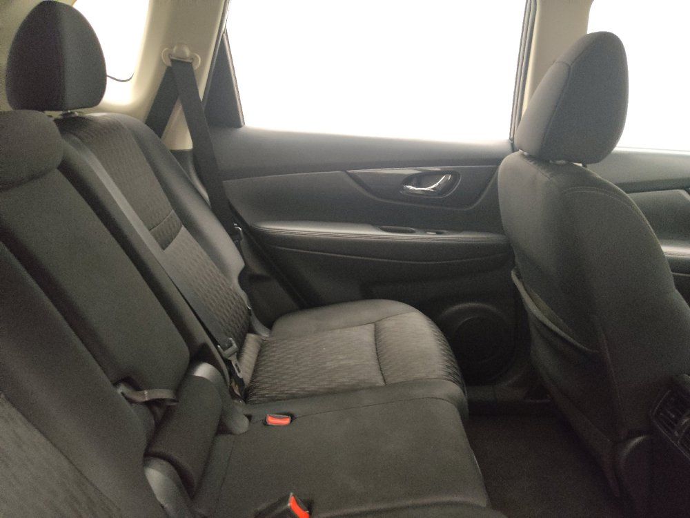Used 2017 Nissan Rogue S AWD/4WD image 19