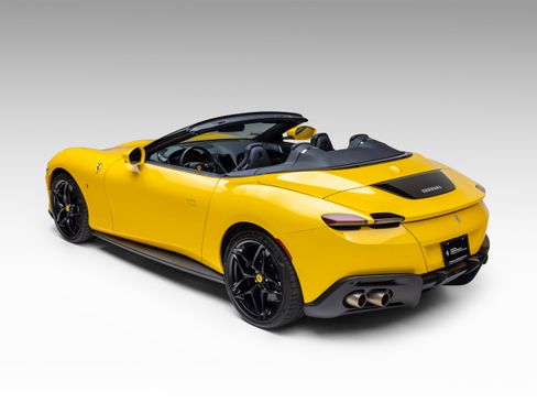 Certified 2025 Ferrari Roma Spider image 9