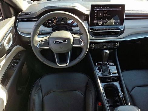 Used 2024 Jeep Compass Limited image 11