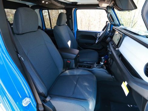 New 2026 Jeep Gladiator Sport image 25