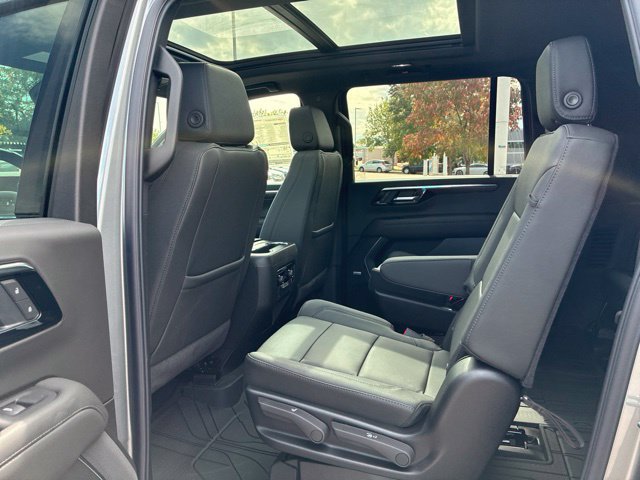 New 2027 Chevrolet Suburban Z71 w/ Comfort Package AWD/4WD image 8