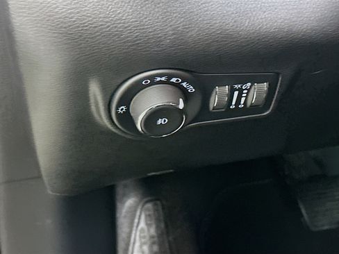 Used 2022 Jeep Compass Limited w/ Elite Group AWD/4WD image 17
