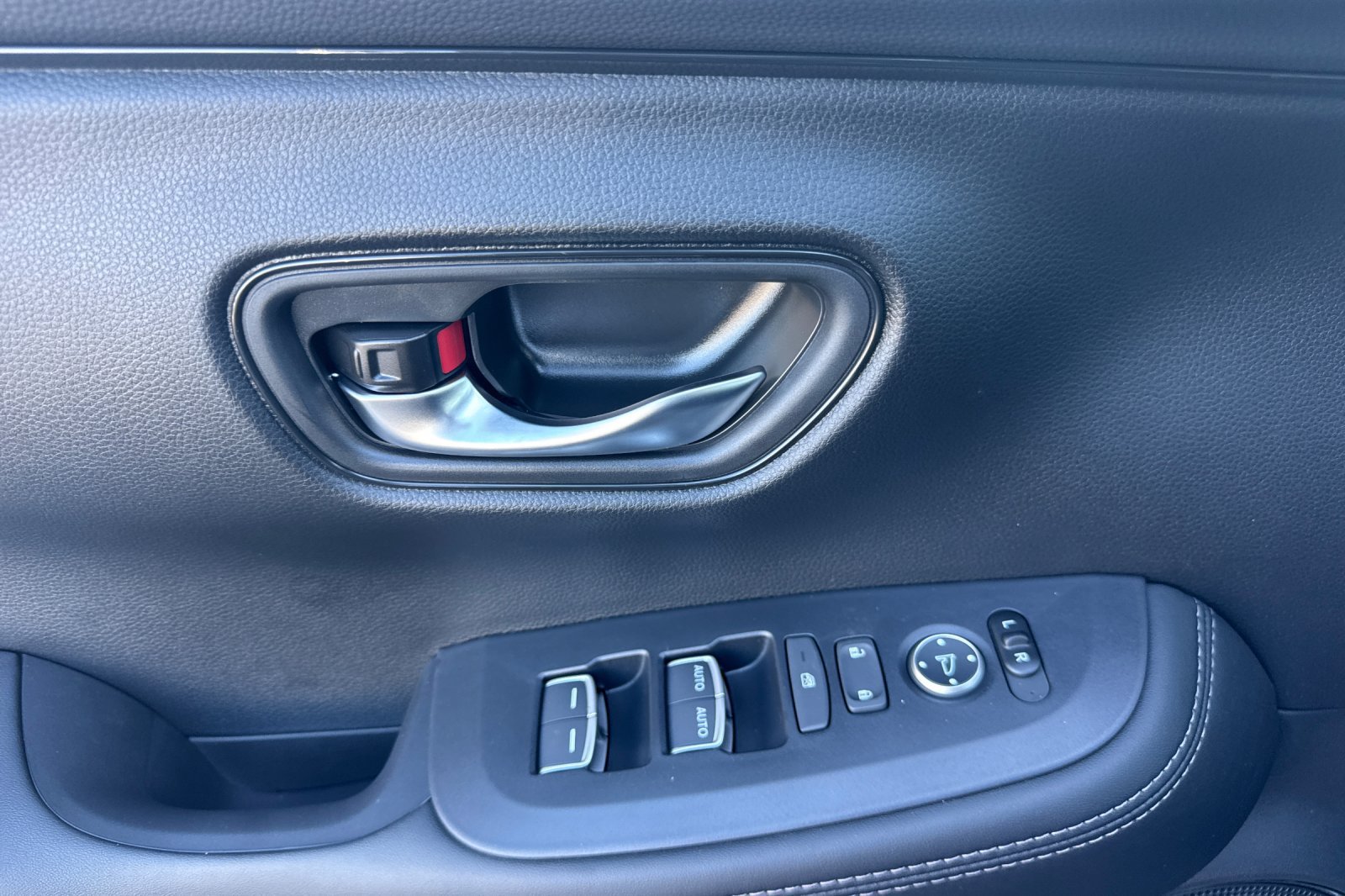 New 2027 Honda HR-V EX-L image 8