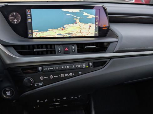 Certified 2019 Lexus ES 350 w/ Accessory Package image 30