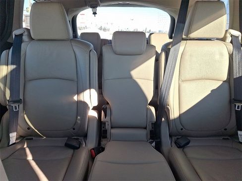 Used 2018 Honda Odyssey EX-L image 19