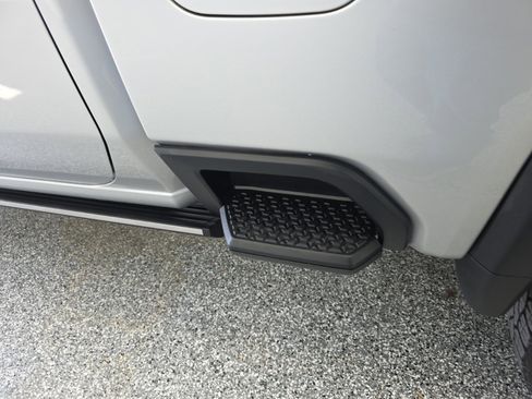 Used 2023 GMC Sierra 2500 Denali w/ Denali Ultimate Package image 30