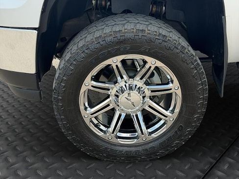 Used 2011 GMC Sierra 2500 SLE w/ SLE Preferred Package AWD/4WD image 10